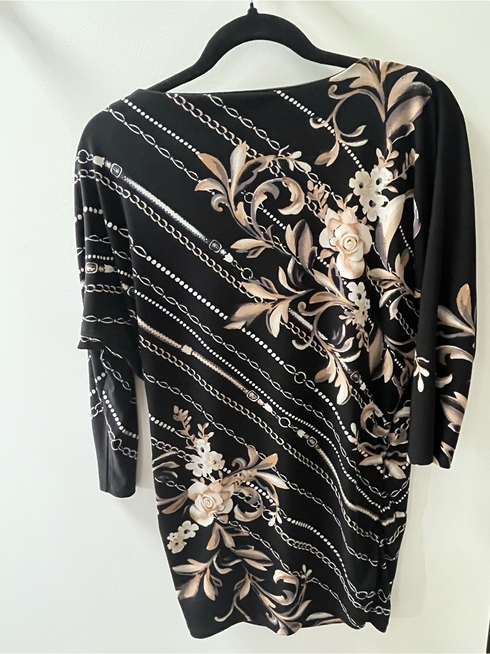 White House Black Market Black Floral & Chain-Print Ruched Top - Picture 2 of 3